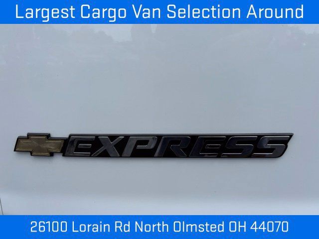 Used 2025 Chevrolet Express 2500 w/ Driver Convenience Package RWD image 6