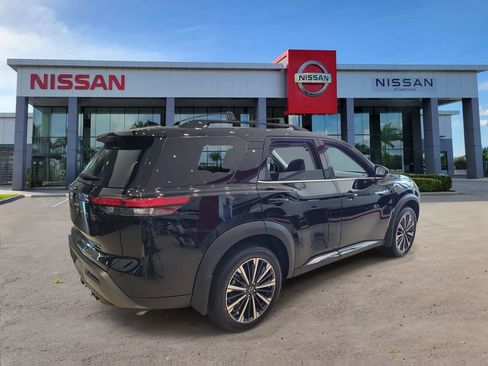 New 2026 Nissan Pathfinder Platinum w/ Cargo Package FWD image 2
