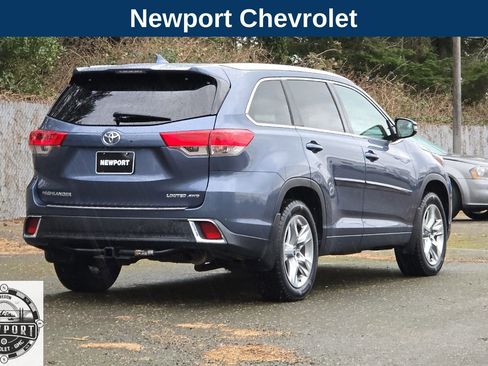 Used 2017 Toyota Highlander Limited w/ Protection Package #3 image 4