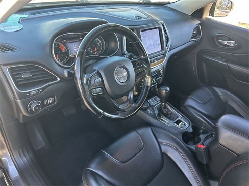 Used 2021 Jeep Cherokee Trailhawk image 15