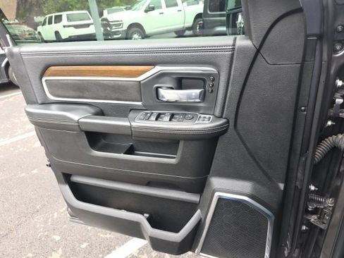 Used 2024 RAM 2500 Laramie AWD/4WD image 18