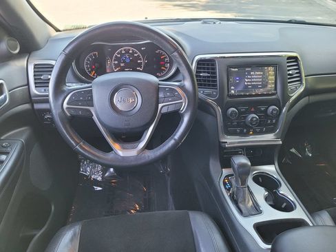 Used 2018 Jeep Grand Cherokee Altitude AWD/4WD image 19