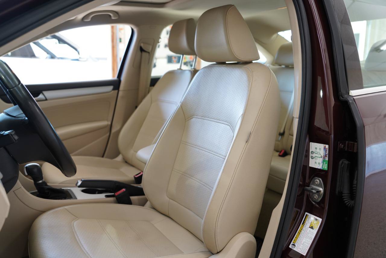 Used 2013 Volkswagen Passat TDI SE FWD image 25