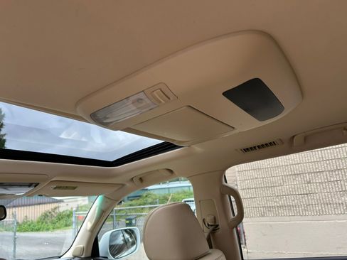 Used 2010 Lexus LX 570 4WD image 16