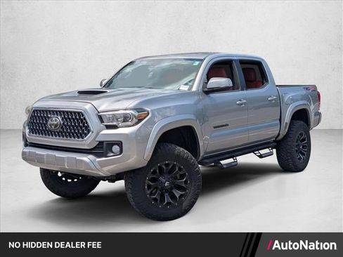 Used 2019 Toyota Tacoma TRD Sport AWD/4WD image 1