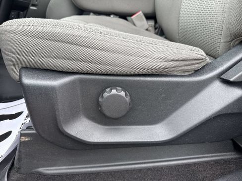 Used 2016 Ford F150 XLT AWD/4WD image 12