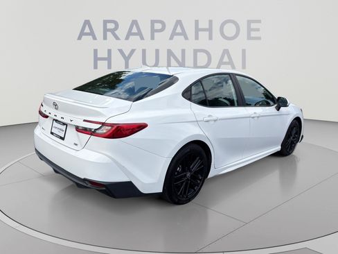 Used 2025 Toyota Camry SE FWD image 5