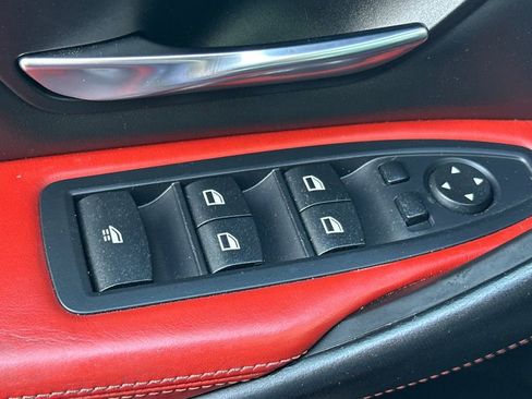 Used 2015 BMW M4 Convertible image 11