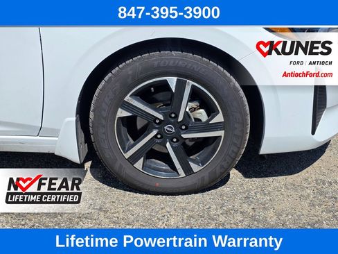 Used 2024 Nissan Sentra SV FWD image 9