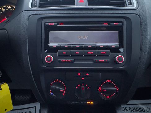 Used 2012 Volkswagen Jetta S 4dr Sedan 6A image 19