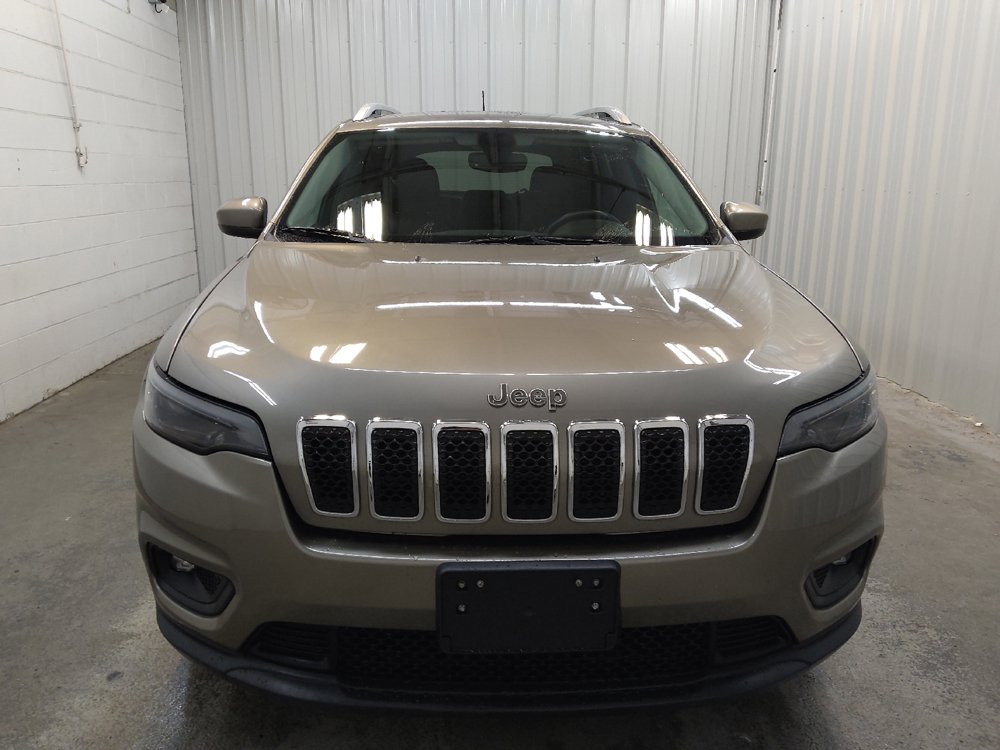 Used 2019 Jeep Cherokee Latitude Plus w/ Comfort/Convenience Group FWD image 14