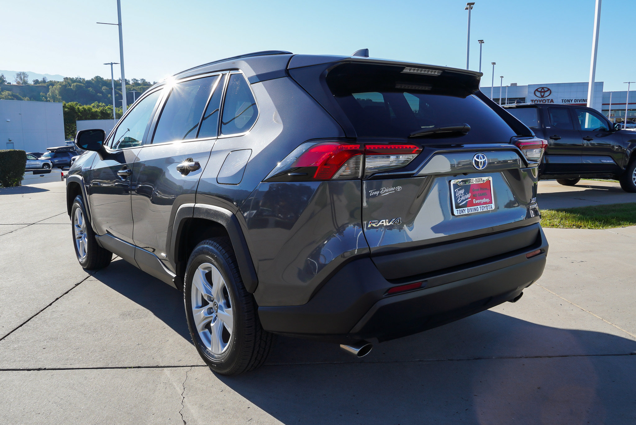 Certified 2019 Toyota RAV4 XLE w/ Convenience Package AWD/4WD image 6