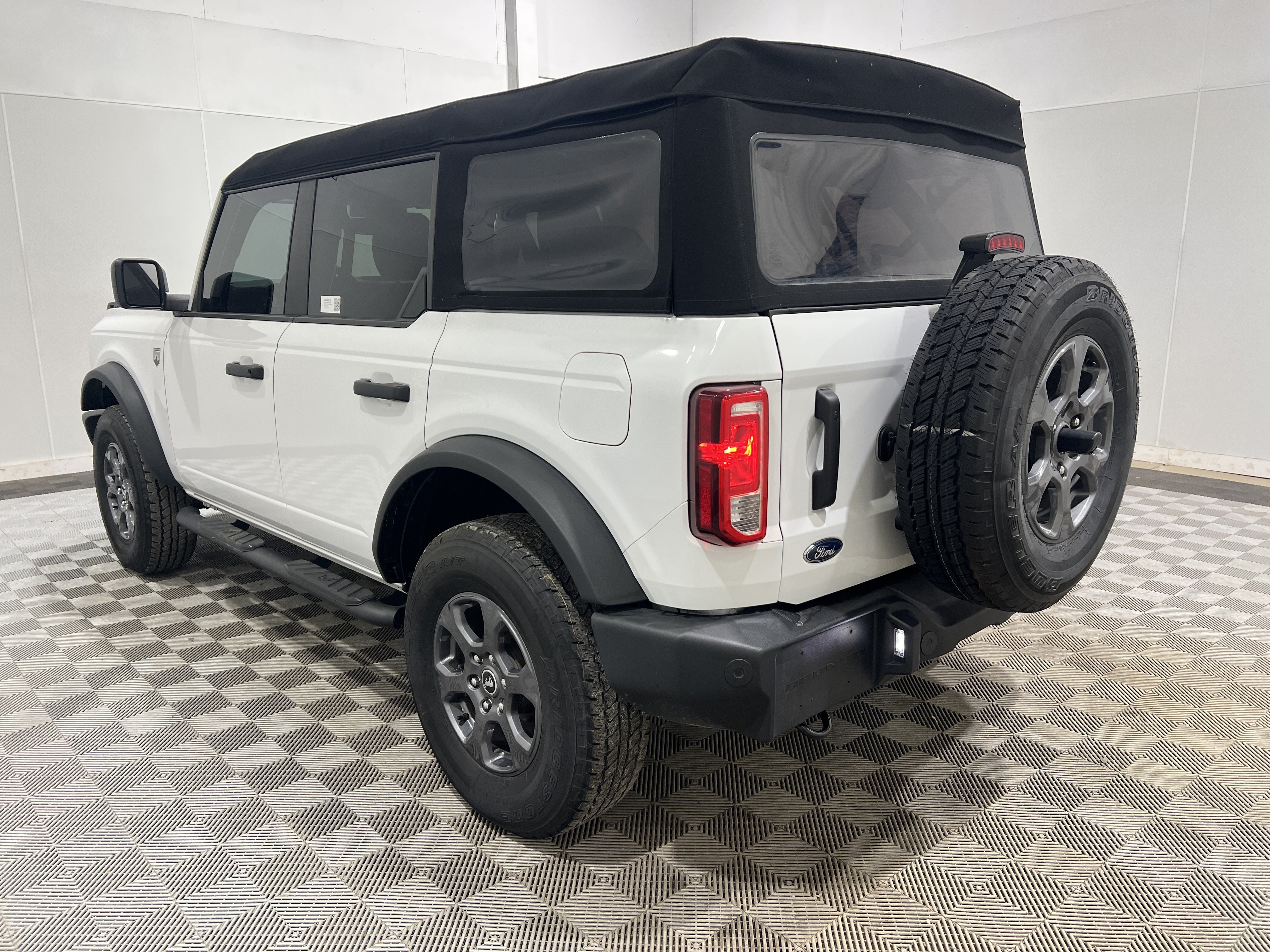 Used 2024 Ford Bronco Big Bend AWD/4WD image 2