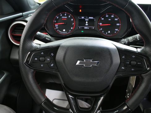 Used 2024 Chevrolet Trax RS FWD image 13