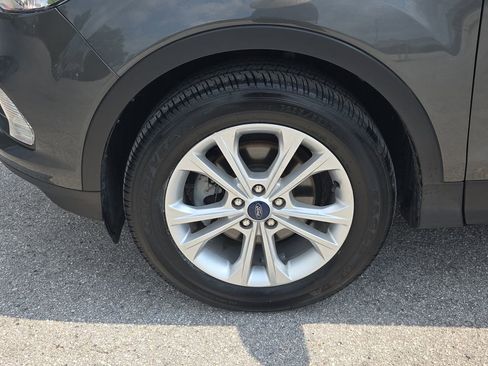 Used 2019 Ford Escape SEL image 9