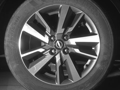 Used 2025 Nissan Versa SV FWD image 18