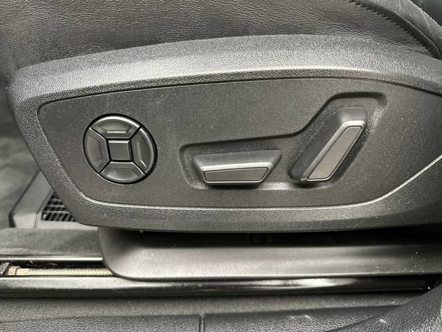Used 2020 Audi Q3 2.0T Premium Plus w/ Premium Plus Package AWD/4WD image 12