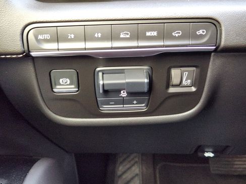 Certified 2024 Cadillac Escalade Sport w/ Touring Package image 23