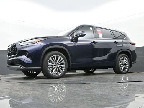 New 2026 Toyota Highlander Platinum AWD/4WD image 28