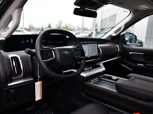 New 2026 Ford Expedition Platinum AWD/4WD image 11