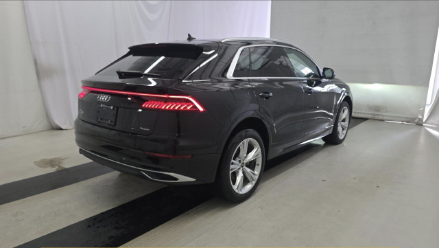 Used 2023 Audi Q8 Premium w/ Convenience Package AWD/4WD image 4