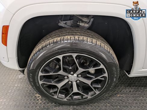 Used 2024 Jeep Grand Cherokee Summit AWD/4WD image 7