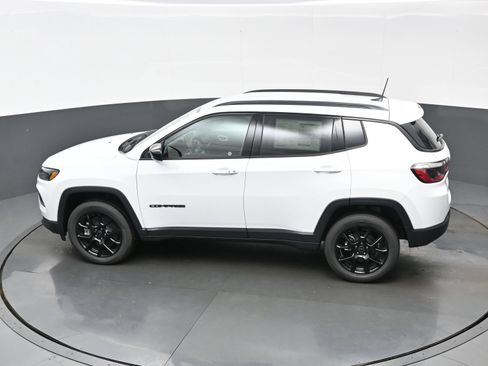 New 2026 Jeep Compass Latitude AWD/4WD image 22