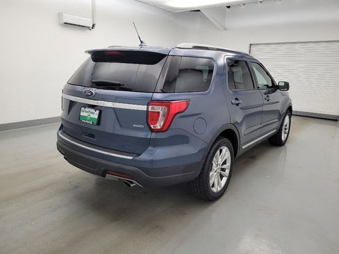 Used 2018 Ford Explorer XLT w/ Equipment Group 202A AWD/4WD image 9