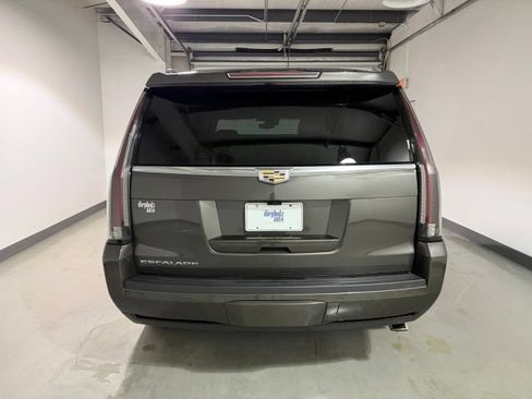 Used 2020 Cadillac Escalade Premium Luxury w/ LPO, Radiant Package AWD/4WD image 5