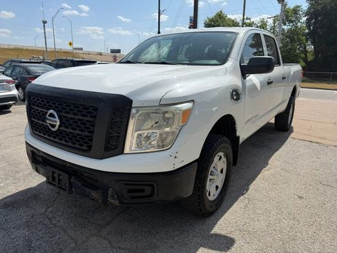 Used 2017 Nissan Titan S RWD image 2