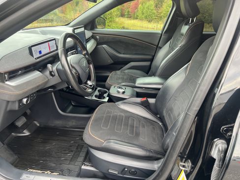 Used 2021 Ford Mustang Mach-E GT image 14