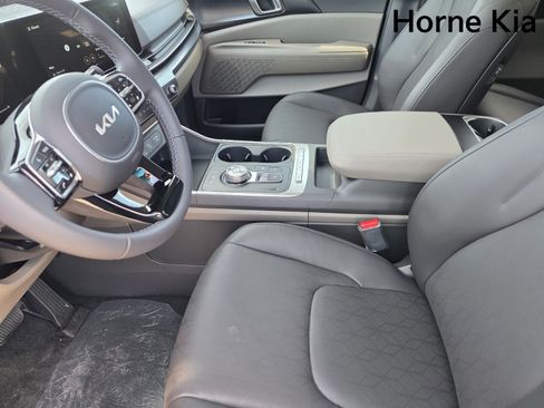 New 2026 Kia Carnival LXS FWD image 11