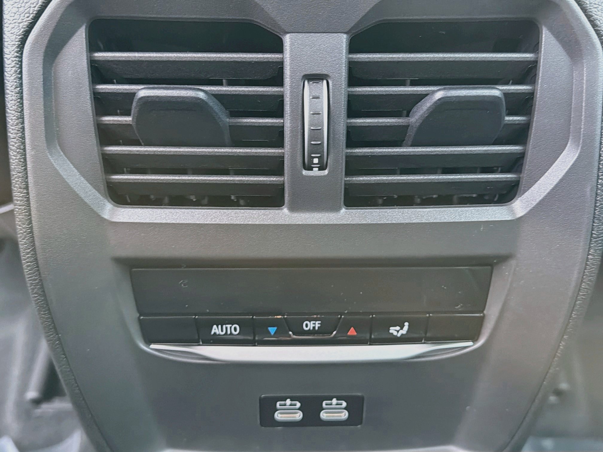 New 2026 BMW 330i Sedan w/ Convenience Package RWD image 20