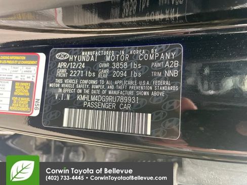 Used 2024 Hyundai Elantra SEL FWD image 28
