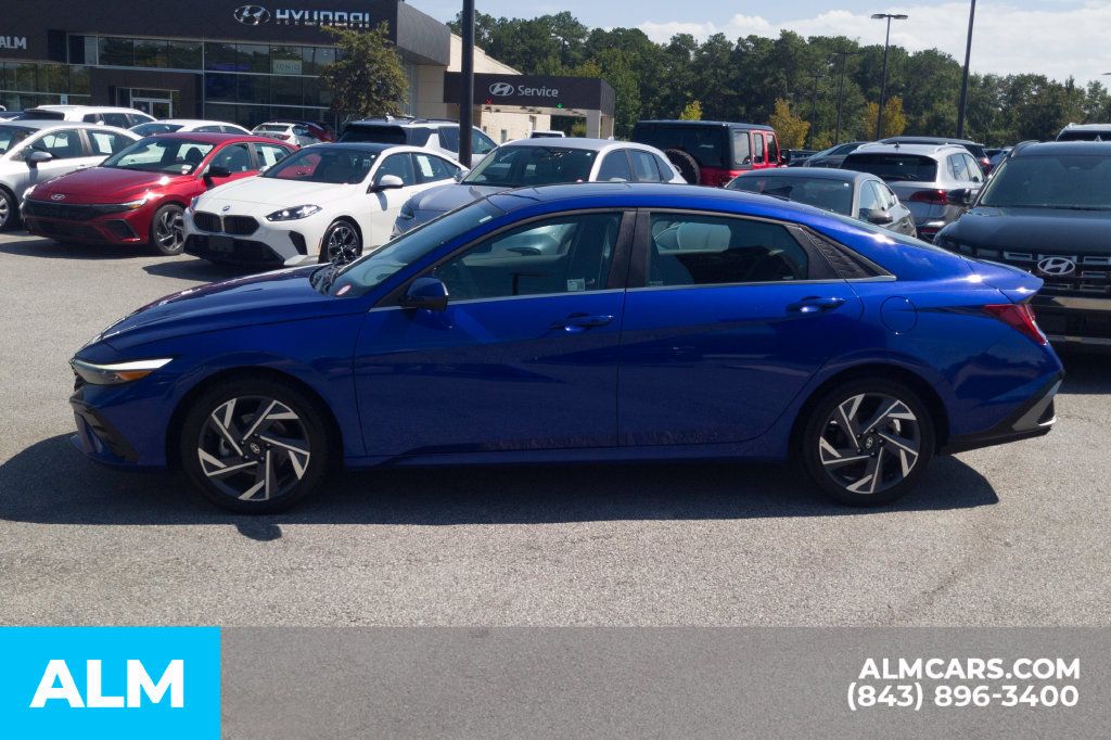 Certified 2025 Hyundai Elantra SEL FWD image 10