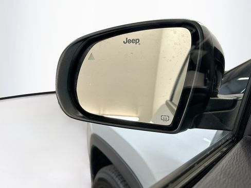 Used 2025 Jeep Compass Limited AWD/4WD image 16