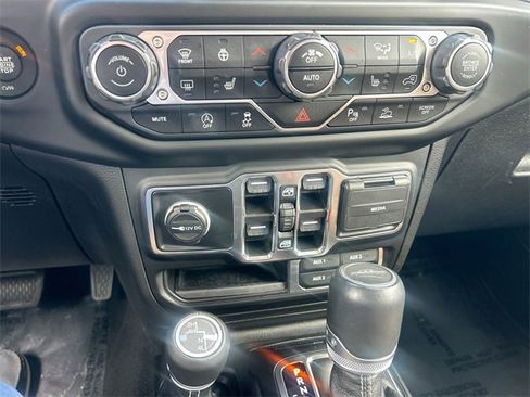 Used 2021 Jeep Gladiator Overland w/ Popular Equipment Package image 23