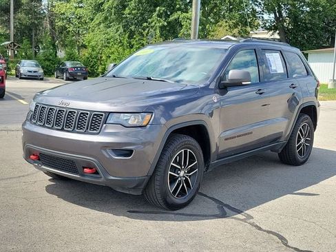 Used 2017 Jeep Grand Cherokee Trailhawk AWD/4WD image 2