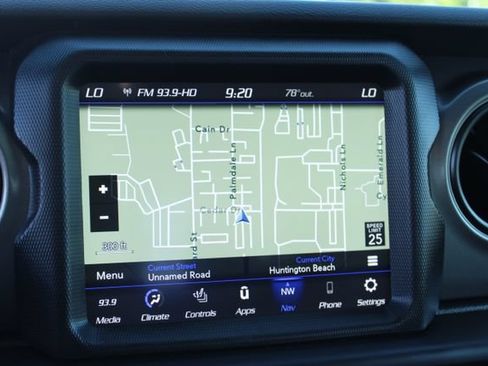 Used 2023 Jeep Gladiator Sport AWD/4WD image 38
