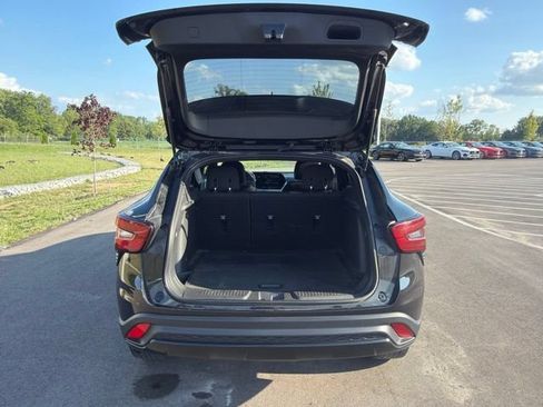 Used 2024 Chevrolet Trax RS w/ Sunroof Package FWD image 10