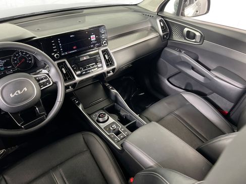 Used 2023 Kia Sorento EX image 23