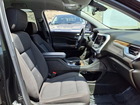 Certified 2023 GMC Acadia SLE w/ Driver Convenience Package FWD image 6