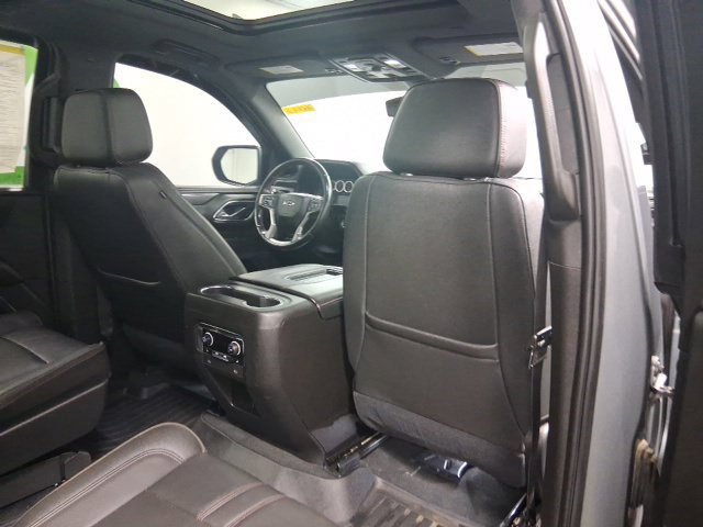 Used 2021 Chevrolet Suburban RST w/ Luxury Package AWD/4WD image 26