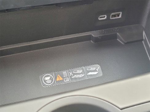 New 2026 GMC Yukon XL Denali w/ Denali Reserve Package image 19