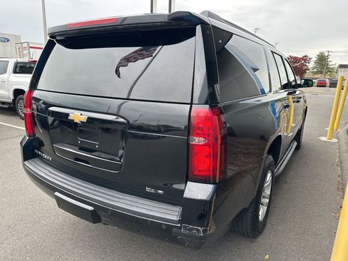 Used 2018 Chevrolet Suburban LT AWD/4WD image 4