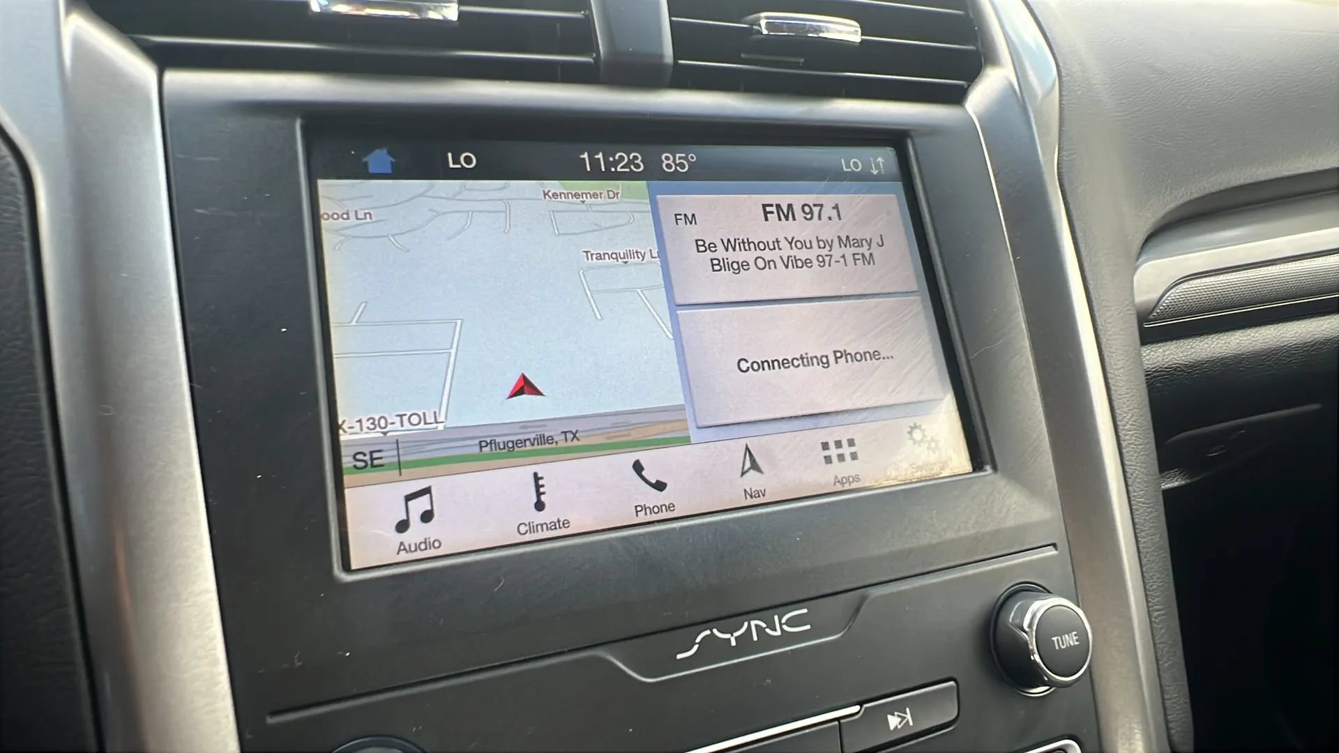 Used 2019 Ford Fusion SE FWD image 12