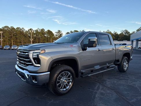 New 2026 Chevrolet Silverado 2500 LTZ w/ LTZ Premium Package image 9
