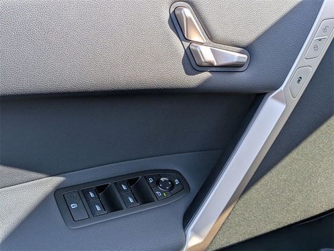 New 2026 BMW iX xDrive60 image 18