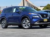 Used 2023 Nissan Rogue SV image 2