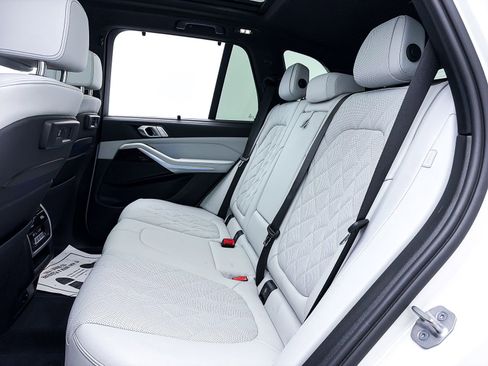 Used 2023 BMW X5 xDrive45e w/ Executive Package image 45